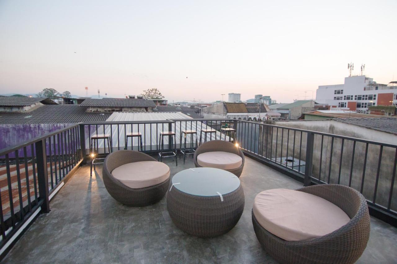 Suree House Hostel Chiang Rai Bagian luar foto