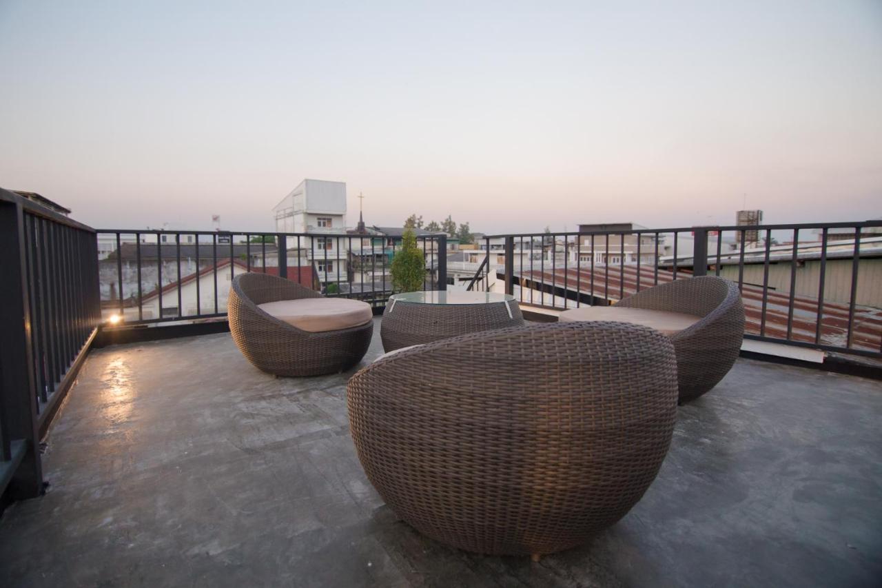 Suree House Hostel Chiang Rai Bagian luar foto
