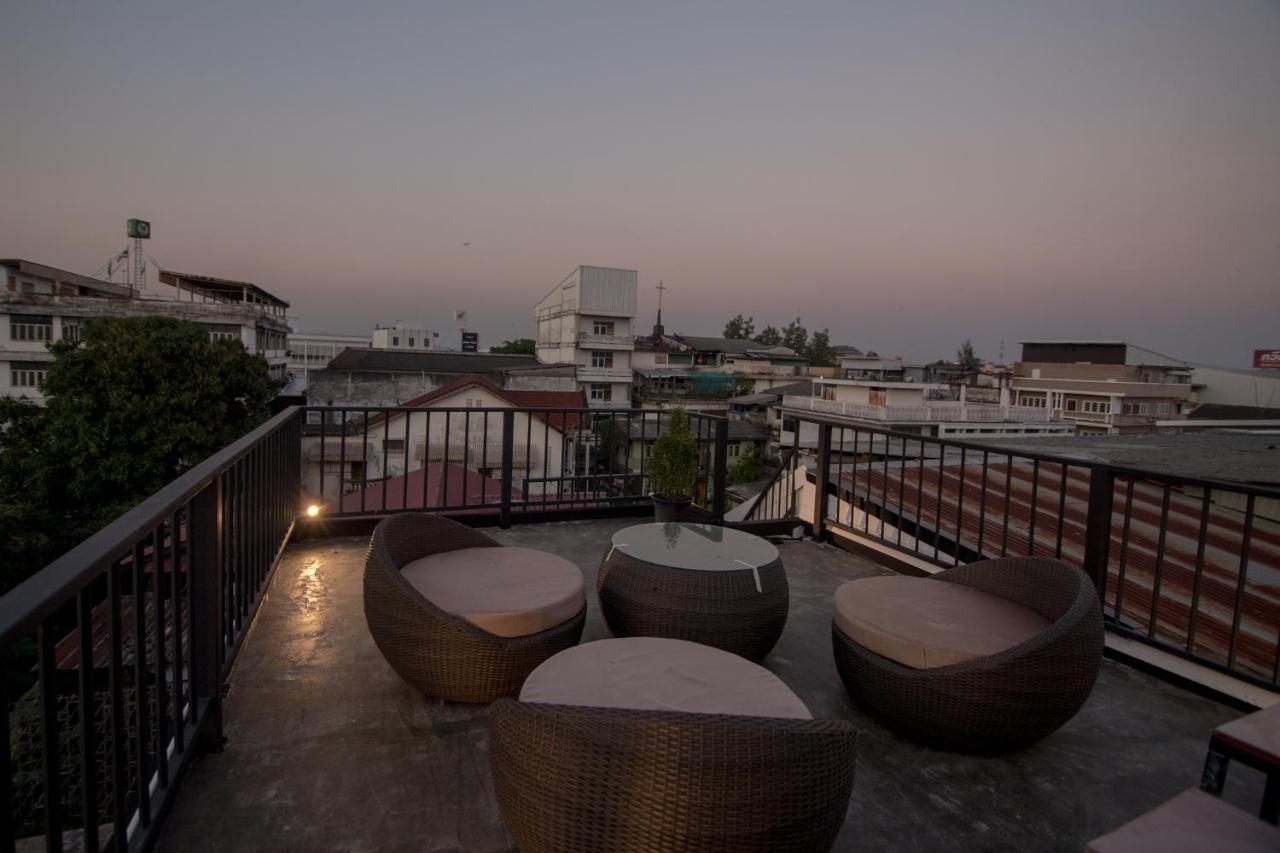 Suree House Hostel Chiang Rai Bagian luar foto